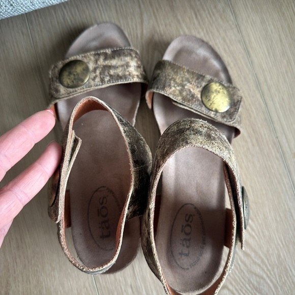 Taos Footwear Brown Sandals with Ankle Straps - Picture 2 of 6